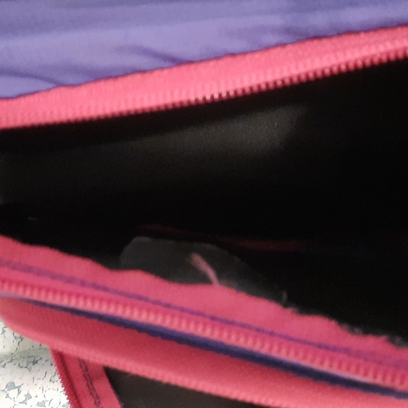 Eddie Bauer pink and purple crossbody bag purse - Picture 4 of 5